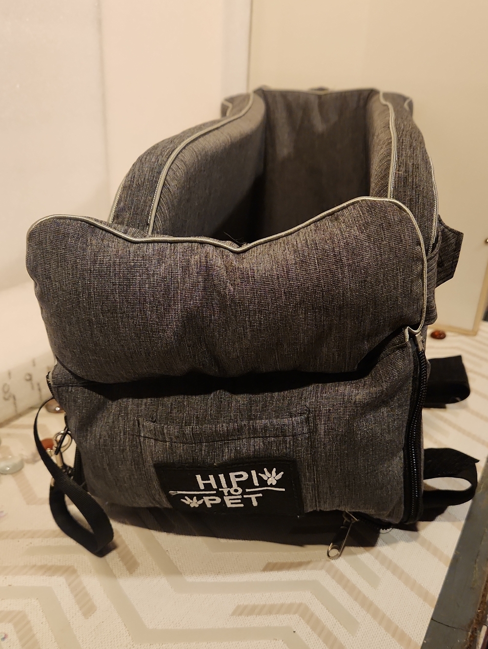 • Hipi to Pet Small Dog Car Console Booster Seat - Grey